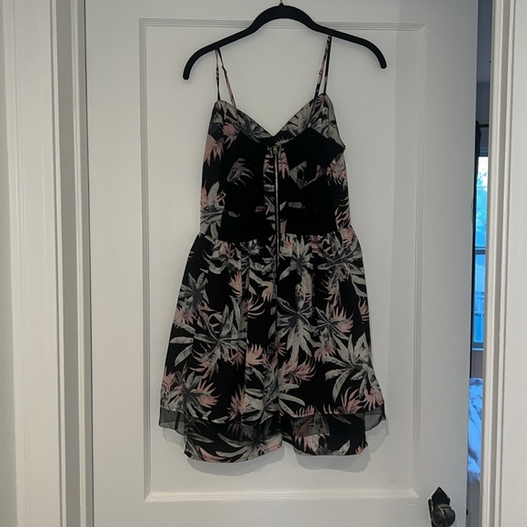 Black dress with pink & greenish/grey palm tree design. - Picture 2 of 4